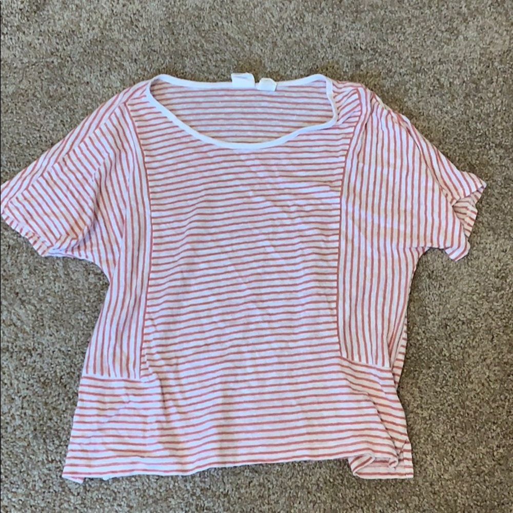 Short sleeve striped shirt